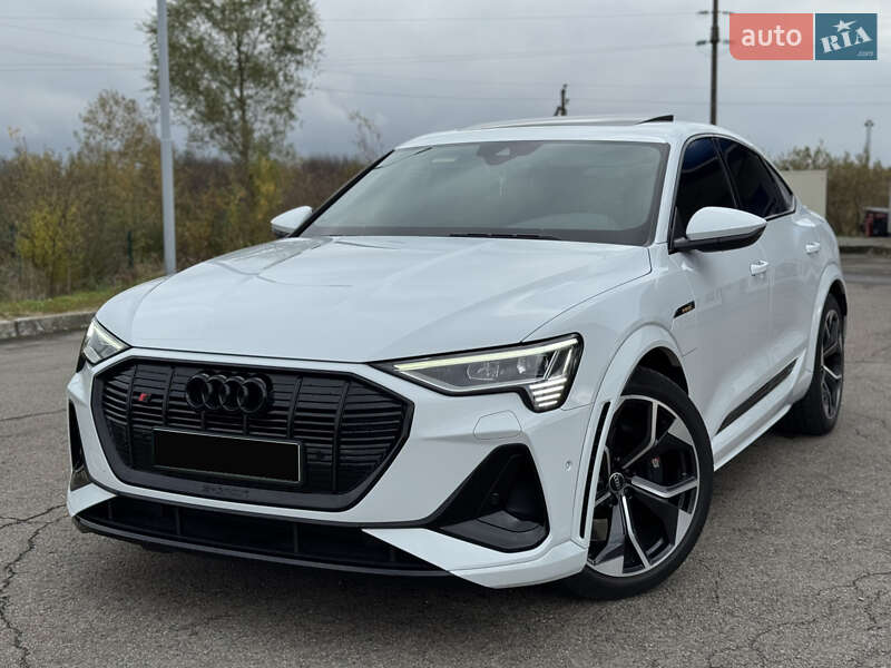 Позашляховик / Кросовер Audi e-tron 2021 в Ужгороді фото 15 Позашляховик / Кросовер Audi e-tron 2021 в Ужгороді