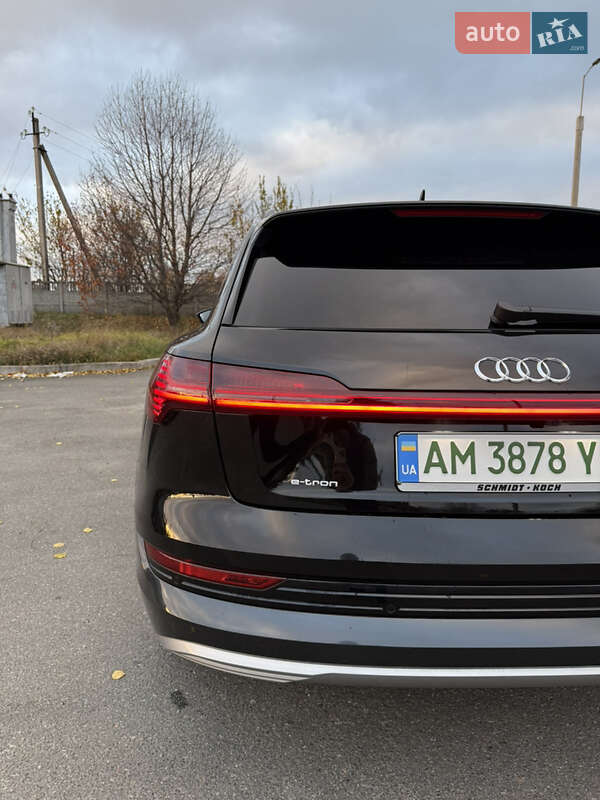 Позашляховик / Кросовер Audi e-tron 2022 в Бердичеві