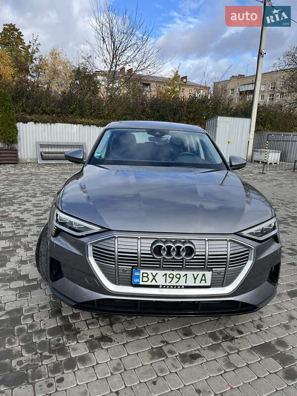 Позашляховик / Кросовер Audi e-tron 2022 в Старокостянтинові