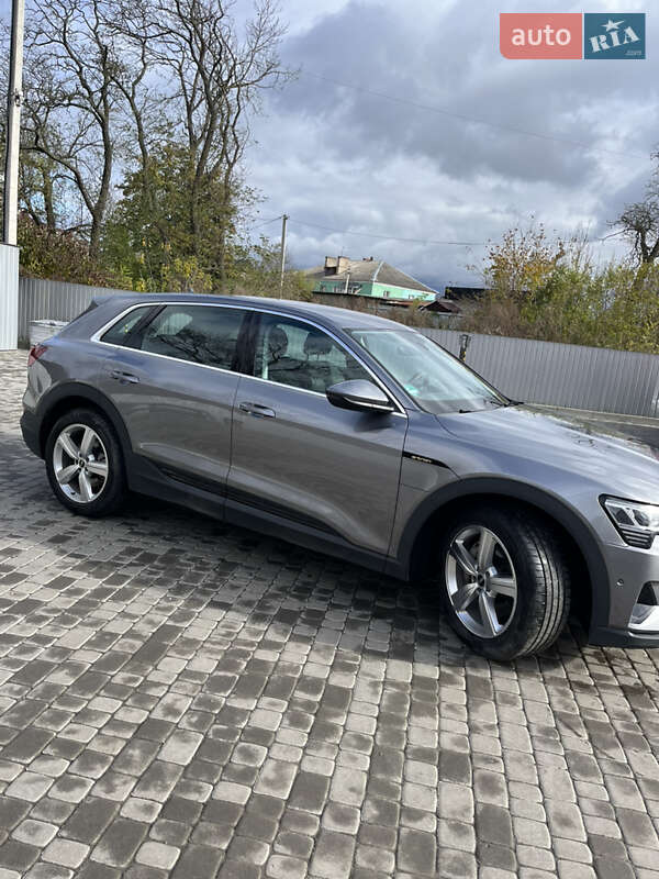 Позашляховик / Кросовер Audi e-tron 2022 в Старокостянтинові