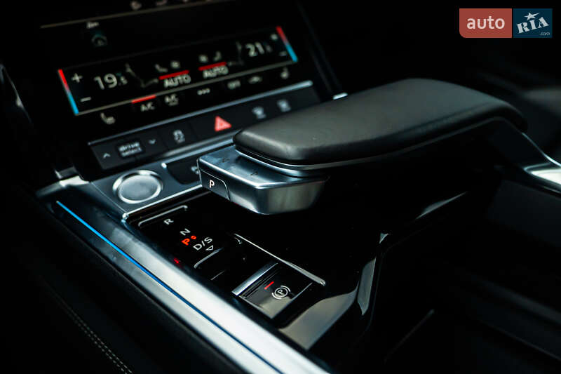 Позашляховик / Кросовер Audi e-tron 2019 в Луцьку