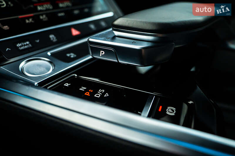Позашляховик / Кросовер Audi e-tron 2019 в Луцьку