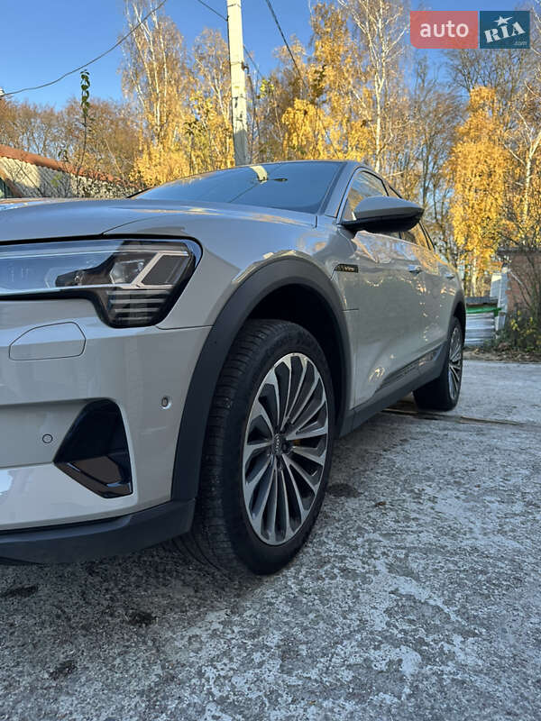Позашляховик / Кросовер Audi e-tron 2020 в Львові фото 15 Позашляховик / Кросовер Audi e-tron 2020 в Львові
