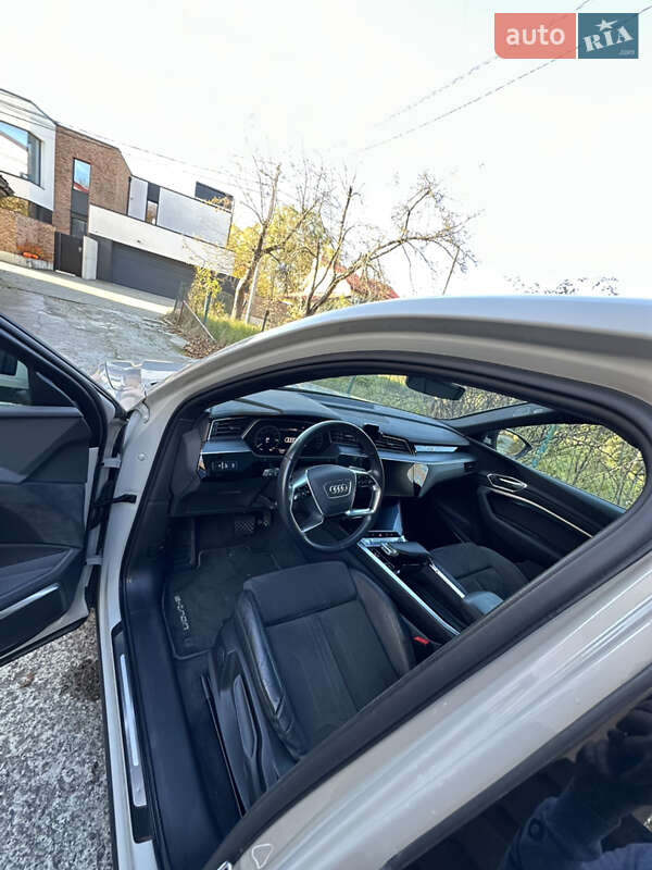 Позашляховик / Кросовер Audi e-tron 2020 в Львові фото 16 Позашляховик / Кросовер Audi e-tron 2020 в Львові