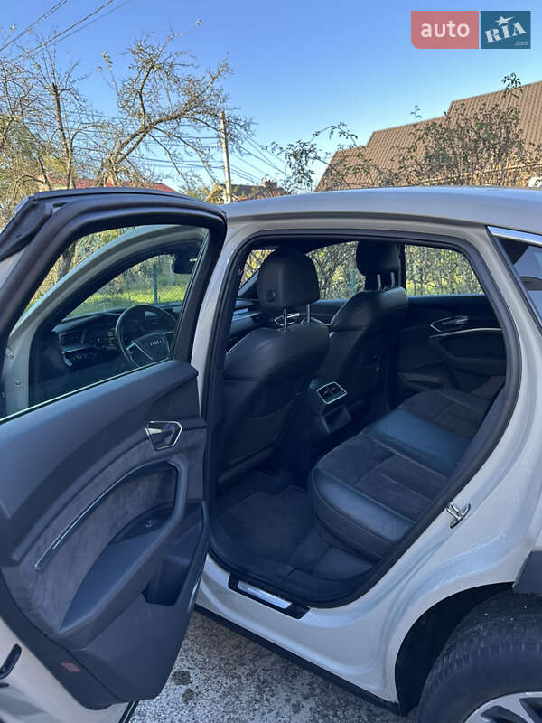 Позашляховик / Кросовер Audi e-tron 2020 в Львові фото 17 Позашляховик / Кросовер Audi e-tron 2020 в Львові