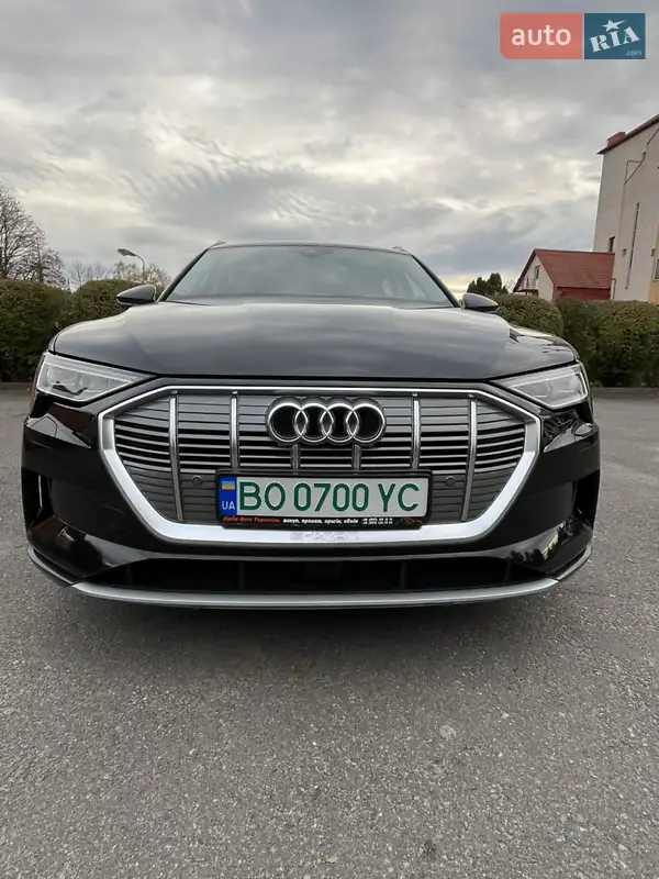 Audi e-tron 2018 VIN WAUZZZGE1KB002153 фото оголошення 2 з 71
