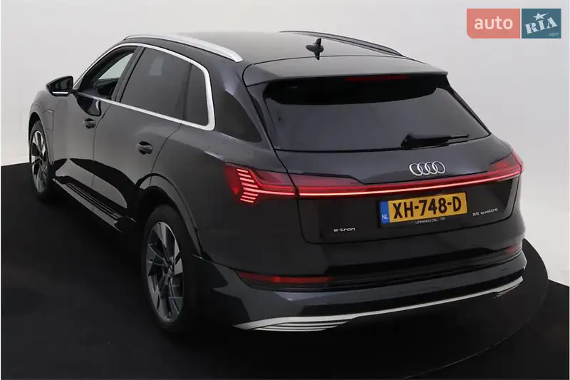 Audi e-tron 2018 VIN WAUZZZGE1KB002153 фото оголошення 42 з 71