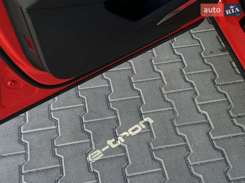 Позашляховик / Кросовер Audi e-tron 2019 в Тернополі фото 52 Позашляховик / Кросовер Audi e-tron 2019 в Тернополі