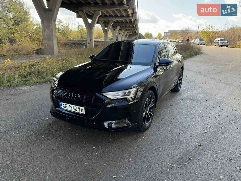 Внедорожник / Кроссовер Audi e-tron 2021 в Днепре