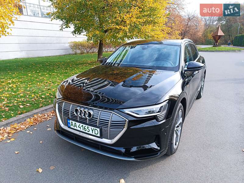 Внедорожник / Кроссовер Audi e-tron 2022 в Киеве