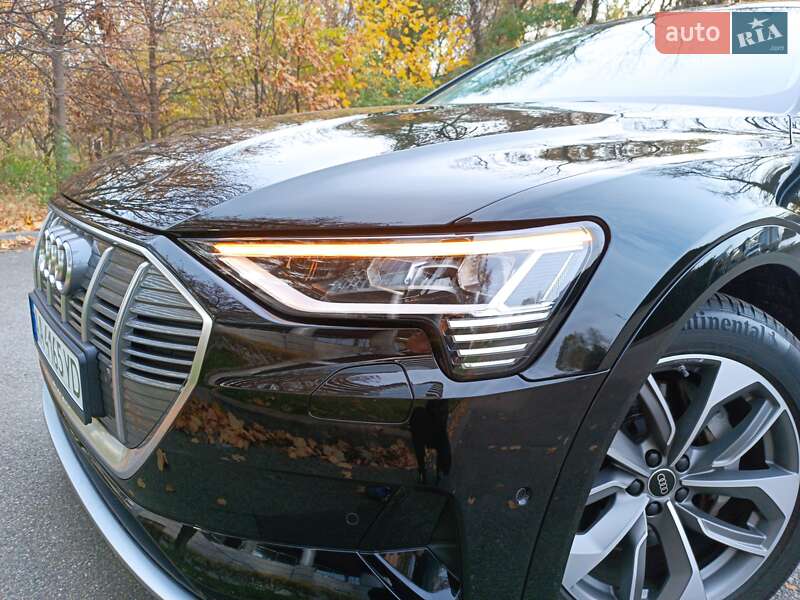 Внедорожник / Кроссовер Audi e-tron 2022 в Киеве