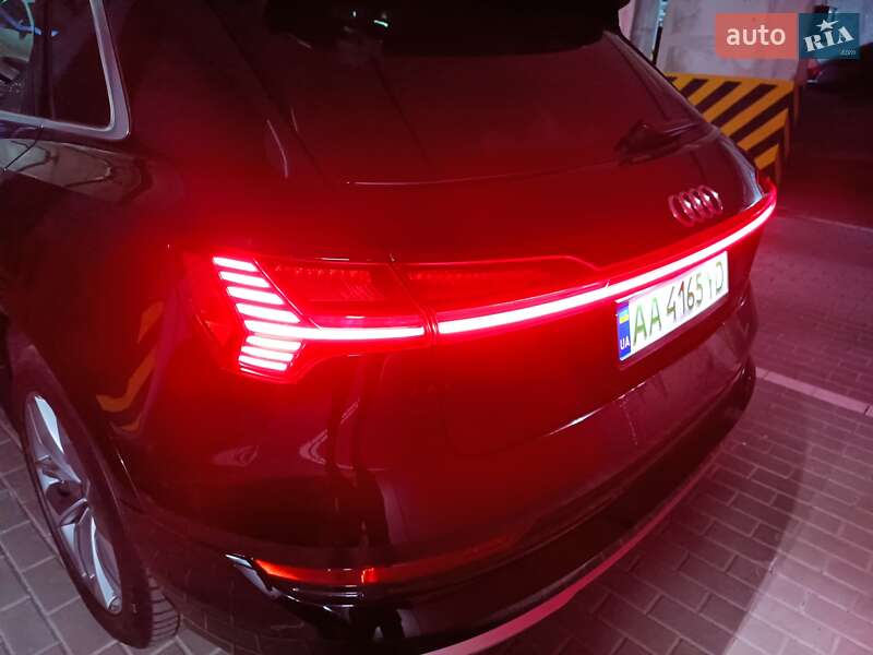 Внедорожник / Кроссовер Audi e-tron 2022 в Киеве