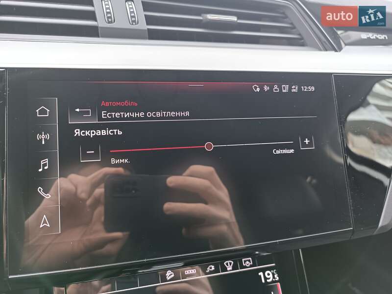 Внедорожник / Кроссовер Audi e-tron 2022 в Киеве