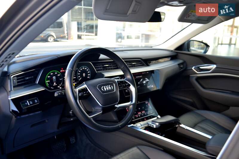 Позашляховик / Кросовер Audi e-tron 2020 в Хмельницькому фото 18 Позашляховик / Кросовер Audi e-tron 2020 в Хмельницькому