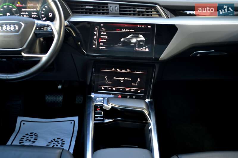 Позашляховик / Кросовер Audi e-tron 2020 в Хмельницькому фото 31 Позашляховик / Кросовер Audi e-tron 2020 в Хмельницькому