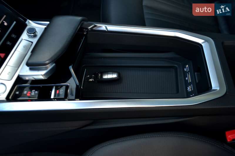 Позашляховик / Кросовер Audi e-tron 2020 в Хмельницькому фото 44 Позашляховик / Кросовер Audi e-tron 2020 в Хмельницькому