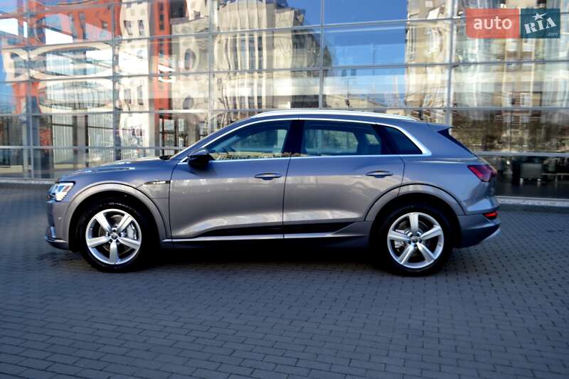 Позашляховик / Кросовер Audi e-tron 2020 в Хмельницькому фото 100 Позашляховик / Кросовер Audi e-tron 2020 в Хмельницькому