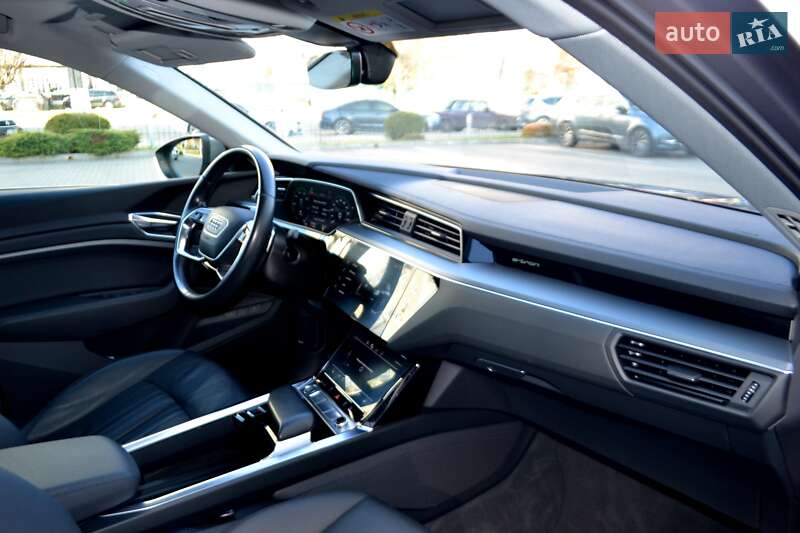 Позашляховик / Кросовер Audi e-tron 2020 в Хмельницькому фото 181 Позашляховик / Кросовер Audi e-tron 2020 в Хмельницькому