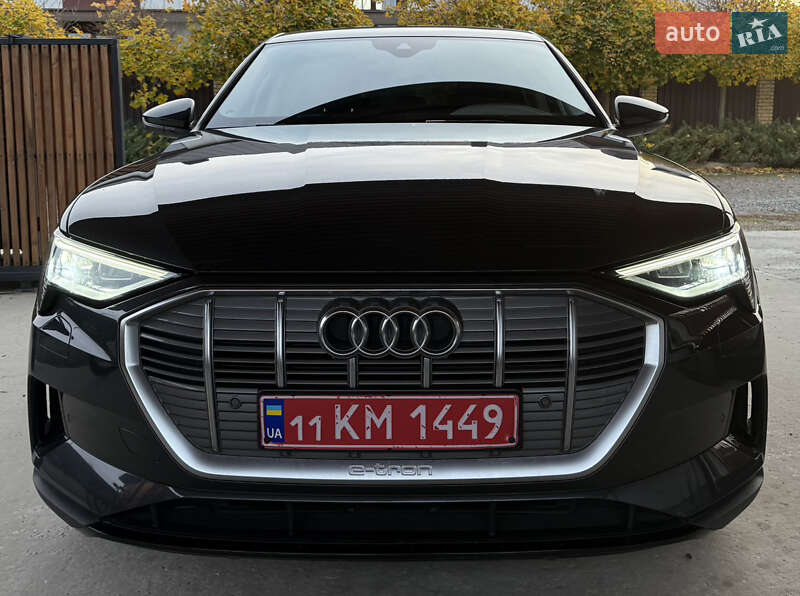 Внедорожник / Кроссовер Audi e-tron 2020 в Киеве фото 12 Внедорожник / Кроссовер Audi e-tron 2020 в Киеве