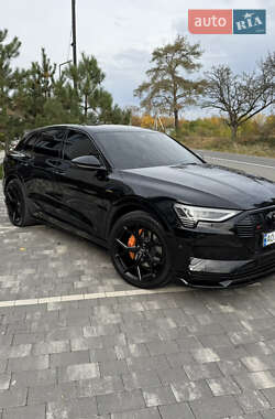 Позашляховик / Кросовер Audi e-tron 2022 в Ужгороді