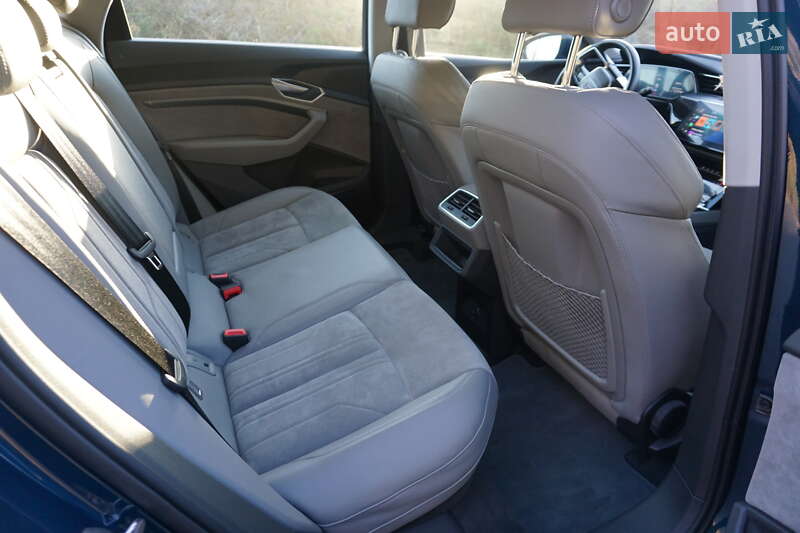 Позашляховик / Кросовер Audi e-tron 2020 в Києві