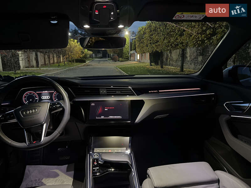 Внедорожник / Кроссовер Audi e-tron 2021 в Киеве