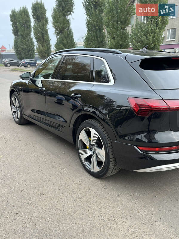 Внедорожник / Кроссовер Audi e-tron 2019 в Черкассах фото 38 Внедорожник / Кроссовер Audi e-tron 2019 в Черкассах