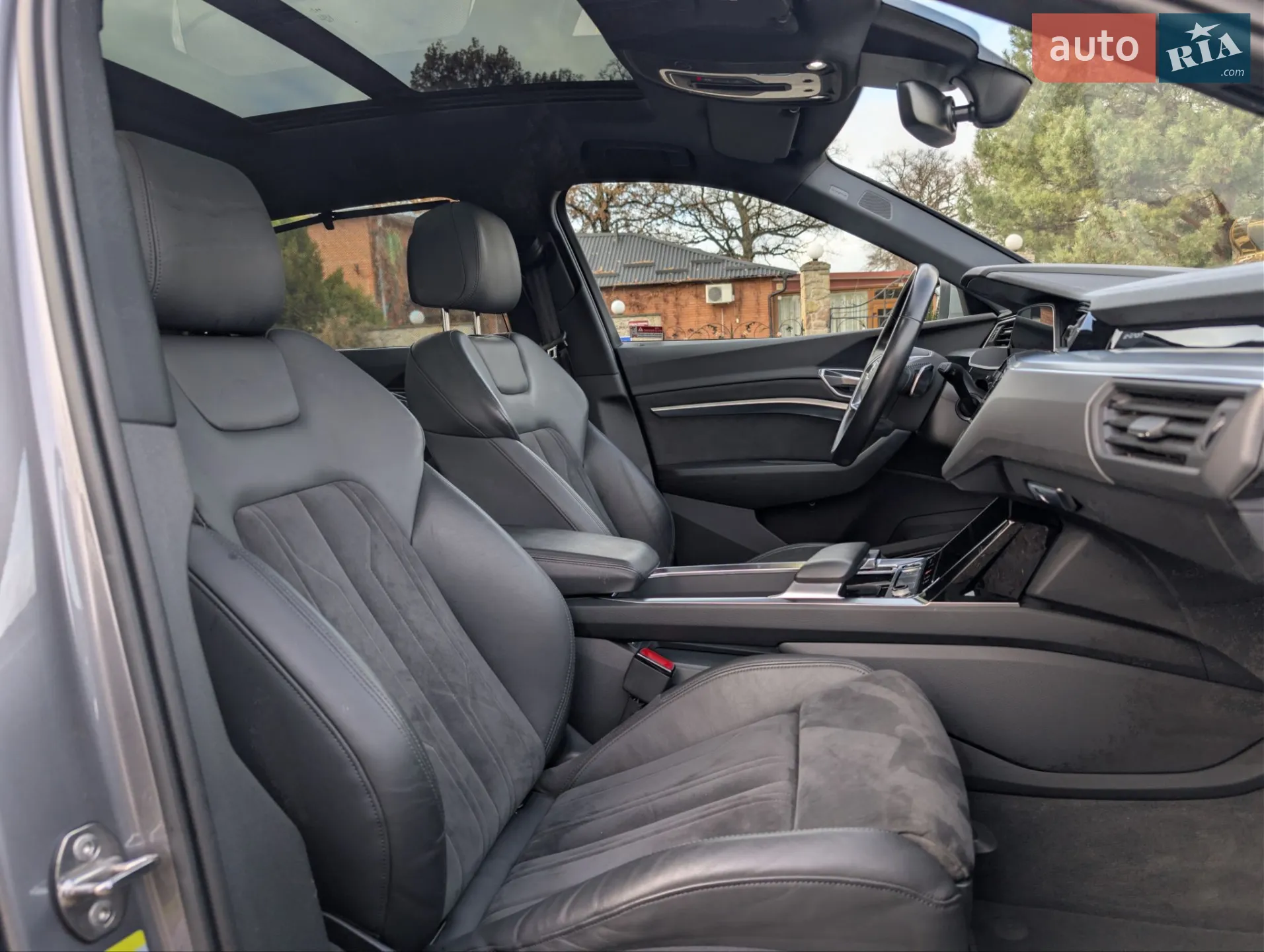 2020 Audi e-tron - мініатюра 11
