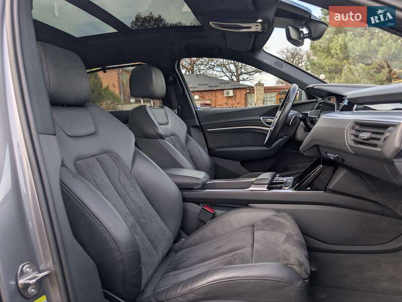 Позашляховик / Кросовер Audi e-tron 2020 в Тернополі