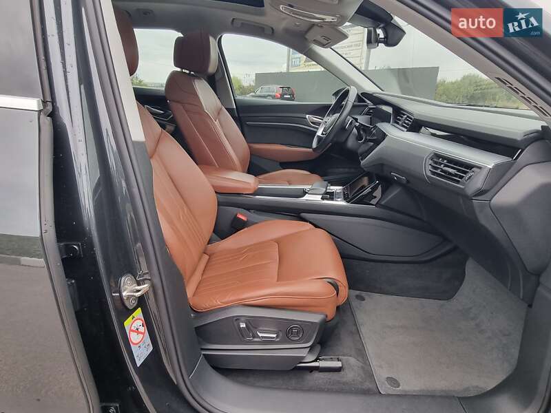 Позашляховик / Кросовер Audi e-tron 2020 в Чернівцях