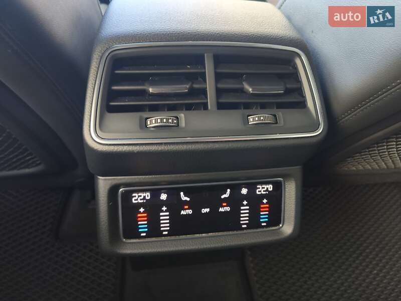 Внедорожник / Кроссовер Audi e-tron 2019 в Харькове