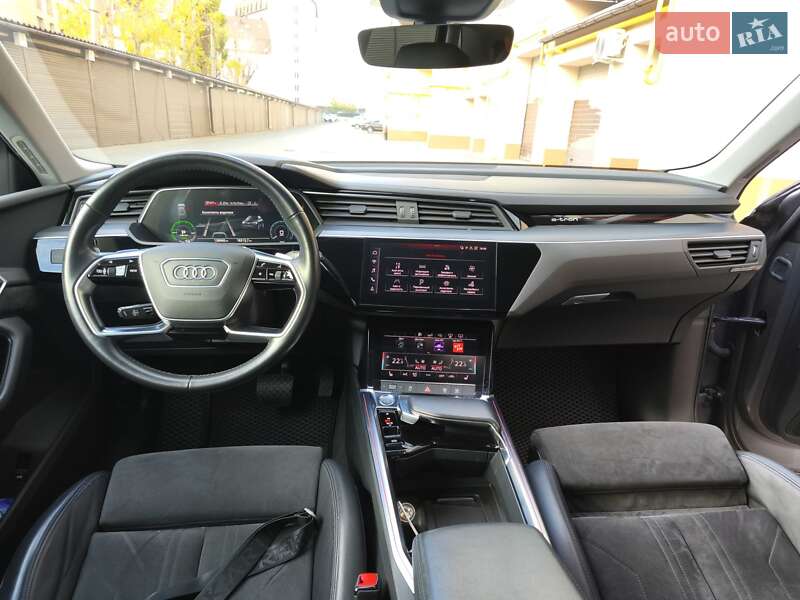 Внедорожник / Кроссовер Audi e-tron 2019 в Харькове
