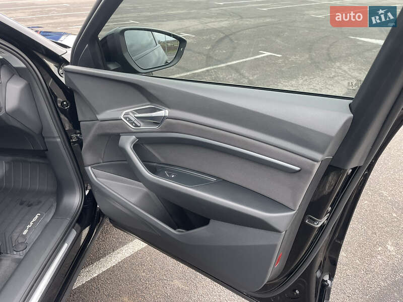 Позашляховик / Кросовер Audi e-tron 2023 в Рівному фото 42 Позашляховик / Кросовер Audi e-tron 2023 в Рівному