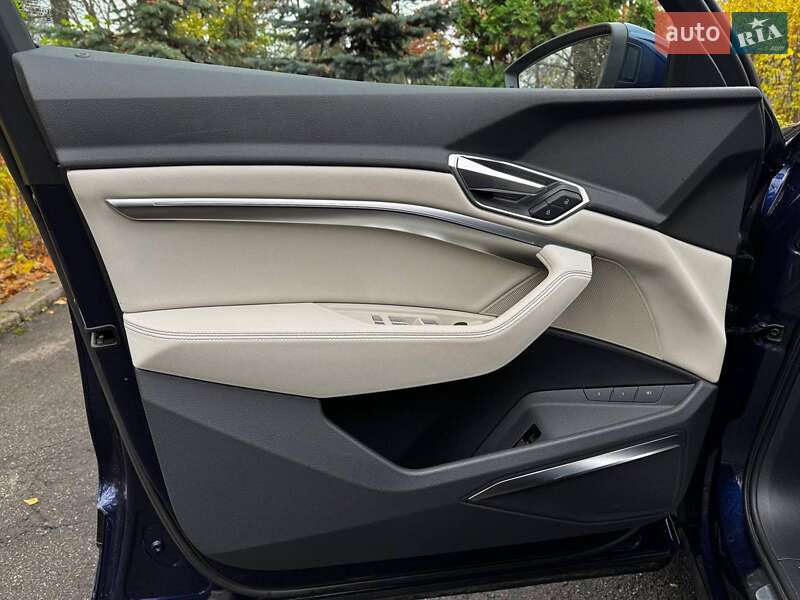 Позашляховик / Кросовер Audi e-tron 2020 в Києві