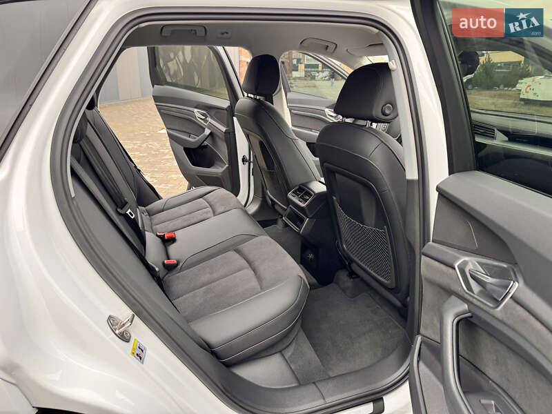 Позашляховик / Кросовер Audi e-tron 2023 в Хмельницькому фото 23 Позашляховик / Кросовер Audi e-tron 2023 в Хмельницькому