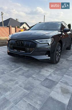 Позашляховик / Кросовер Audi e-tron 2019 в Рівному
