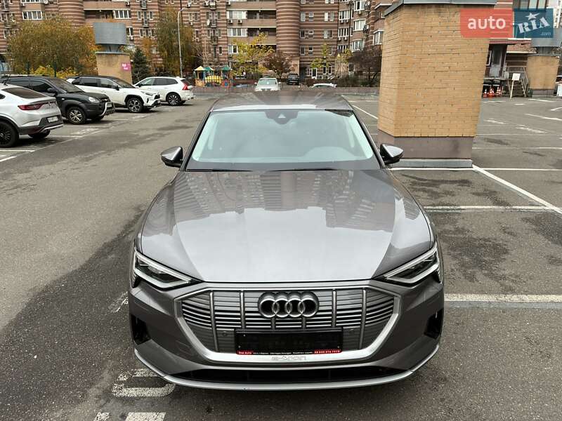 Позашляховик / Кросовер Audi e-tron 2022 в Києві