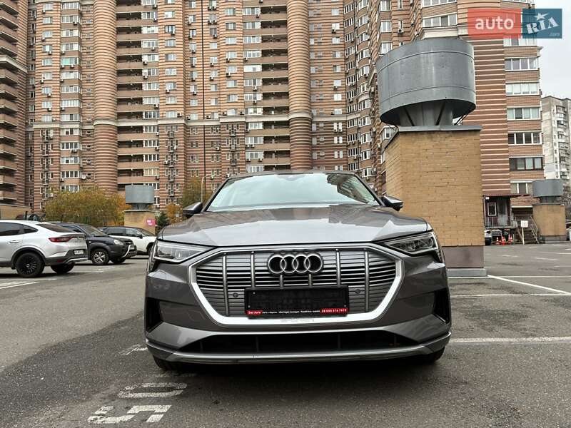 Позашляховик / Кросовер Audi e-tron 2022 в Києві