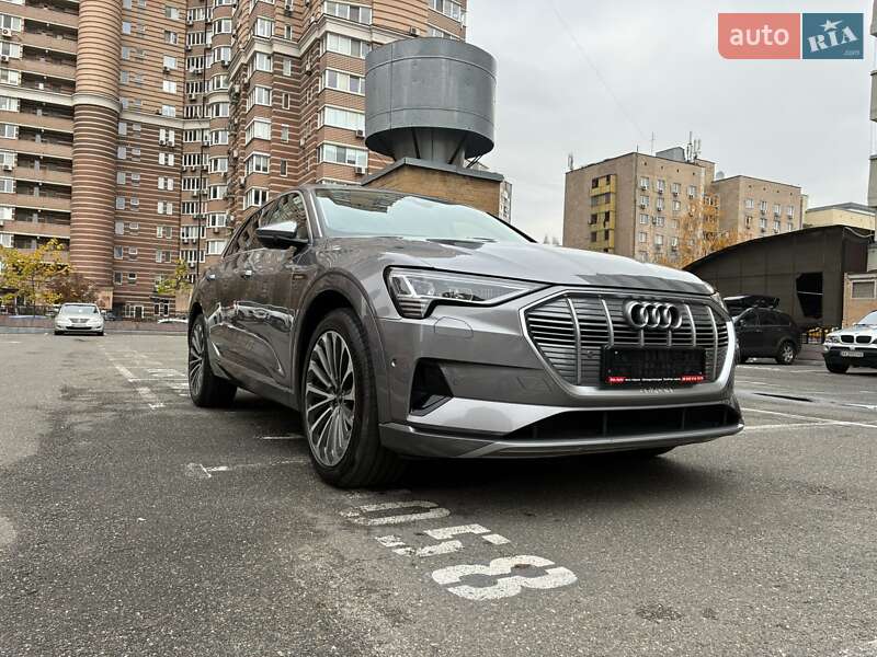 Позашляховик / Кросовер Audi e-tron 2022 в Києві