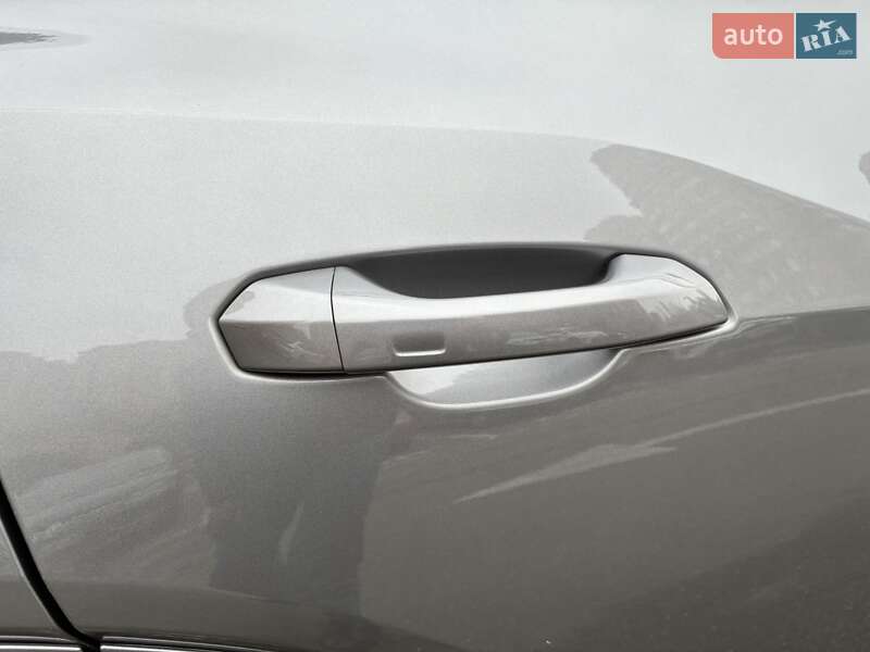 Позашляховик / Кросовер Audi e-tron 2022 в Києві