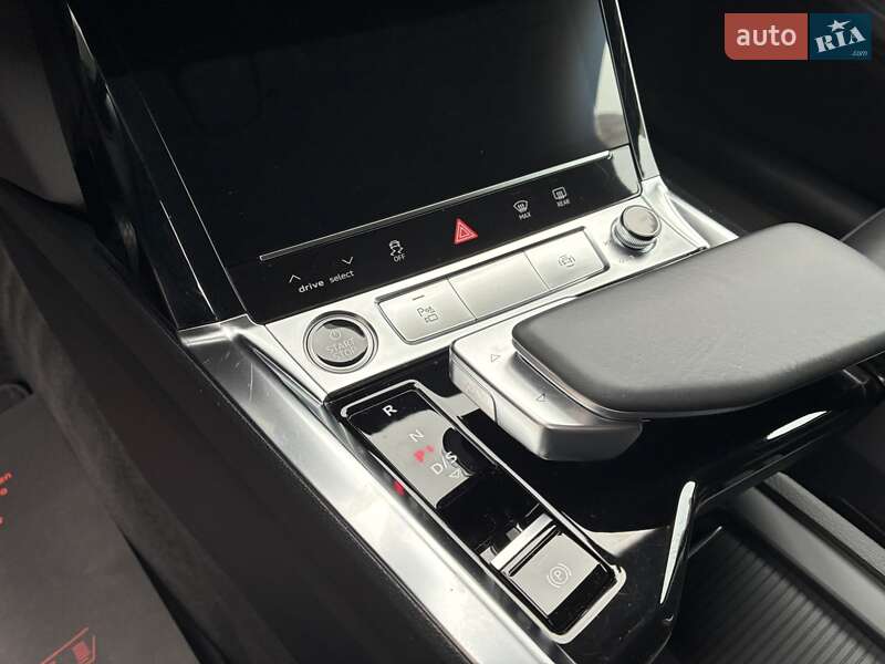 Позашляховик / Кросовер Audi e-tron 2022 в Києві