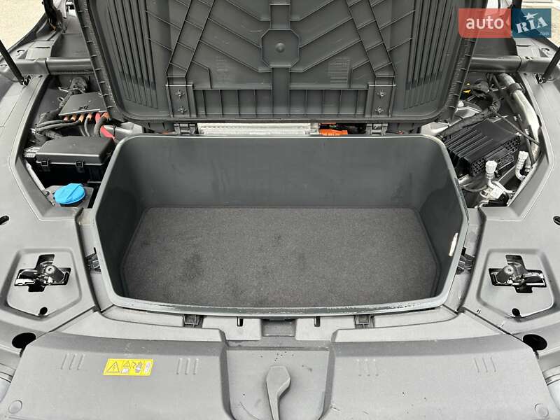 Позашляховик / Кросовер Audi e-tron 2022 в Києві