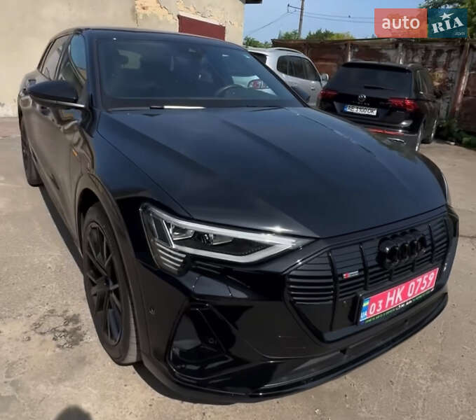Позашляховик / Кросовер Audi e-tron 2022 в Києві