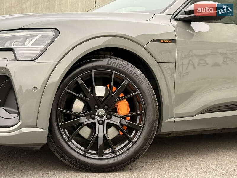 Позашляховик / Кросовер Audi e-tron 2022 в Львові