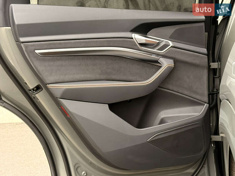 Позашляховик / Кросовер Audi e-tron 2022 в Львові