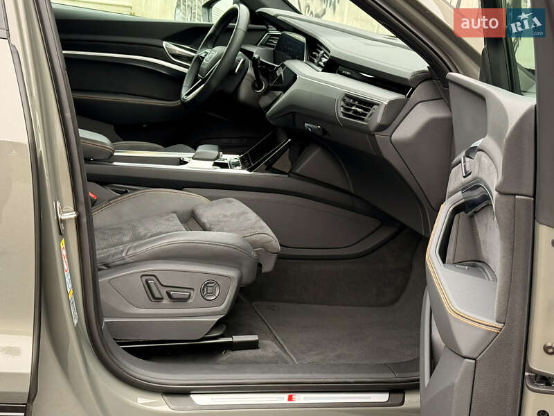 Позашляховик / Кросовер Audi e-tron 2022 в Львові