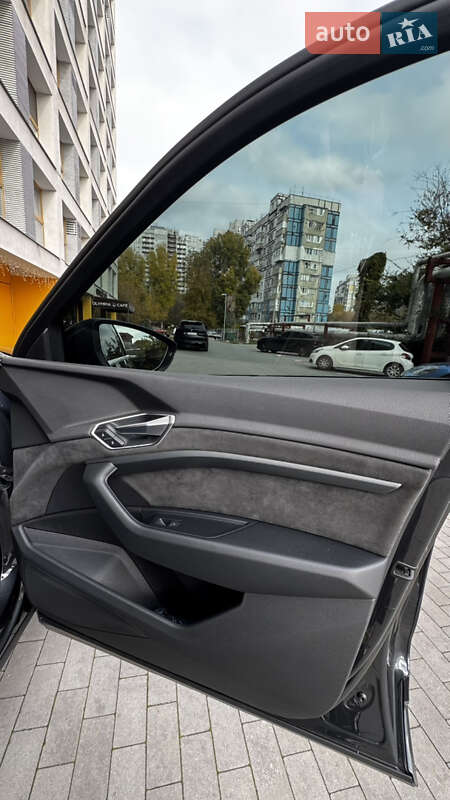 Внедорожник / Кроссовер Audi e-tron 2020 в Днепре