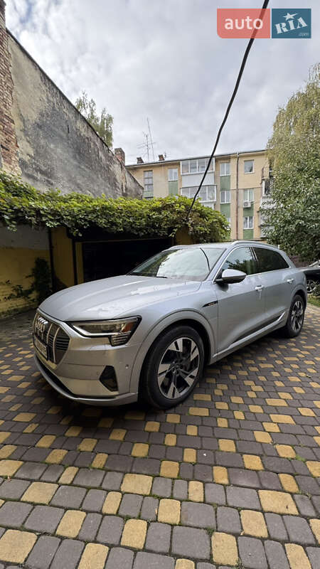 Позашляховик / Кросовер Audi e-tron 2022 в Львові фото Позашляховик / Кросовер Audi e-tron 2022 в Львові