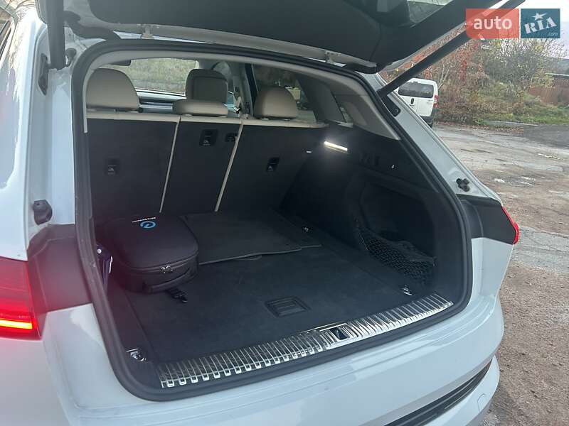 Позашляховик / Кросовер Audi e-tron 2020 в Житомирі фото 15 Позашляховик / Кросовер Audi e-tron 2020 в Житомирі