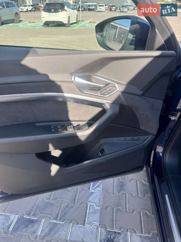 Позашляховик / Кросовер Audi e-tron 2020 в Києві фото 9 Позашляховик / Кросовер Audi e-tron 2020 в Києві